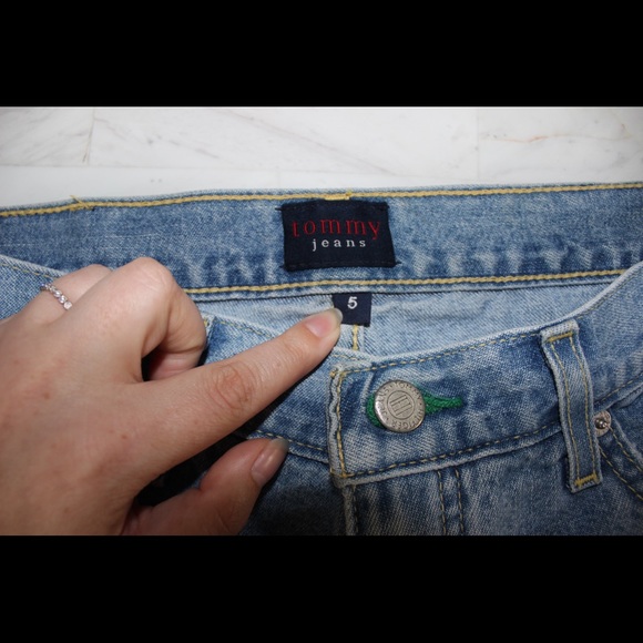 TOMMY HILFIGER Vintage 1999 Jeans w/ Raw Hem - Picture 6 of 13
